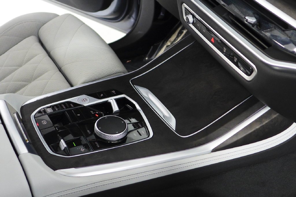 Used 2023 Skyscraper Gray Metallic BMW xDrive40i image 15