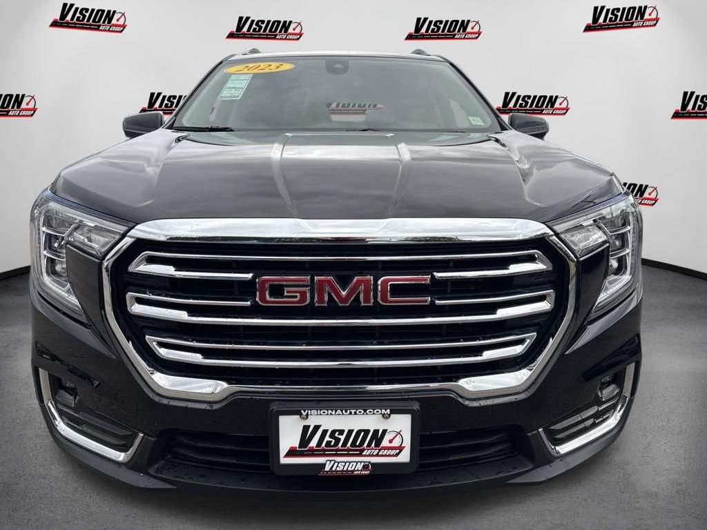 Used 2023 Black GMC SLT image 2