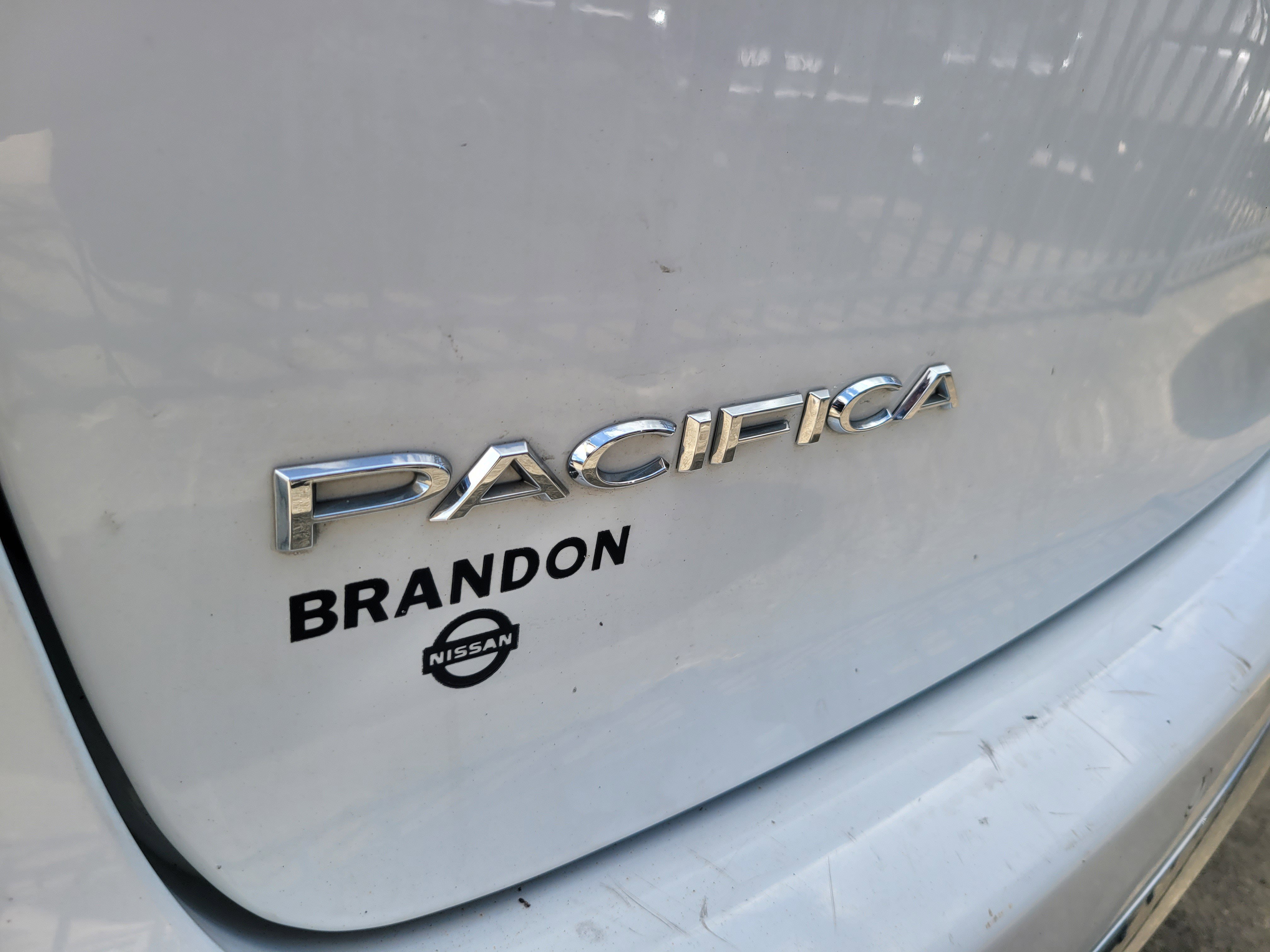 Used 2020 Bright White Clearcoat Chrysler Touring L image 6