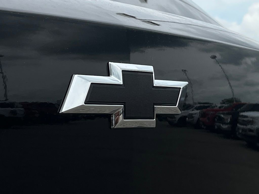 New 2026 Mosaic Black Metallic Chevrolet RS image 9