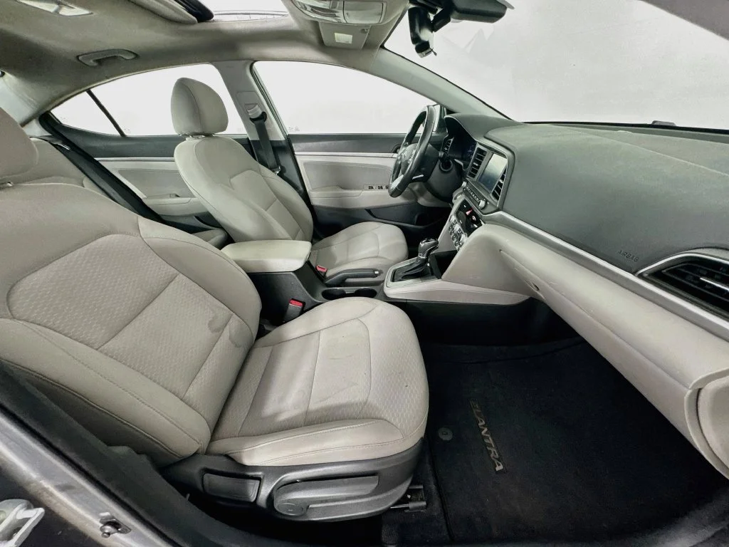 Used 2019 Machine Gray Hyundai Value Edition image 34