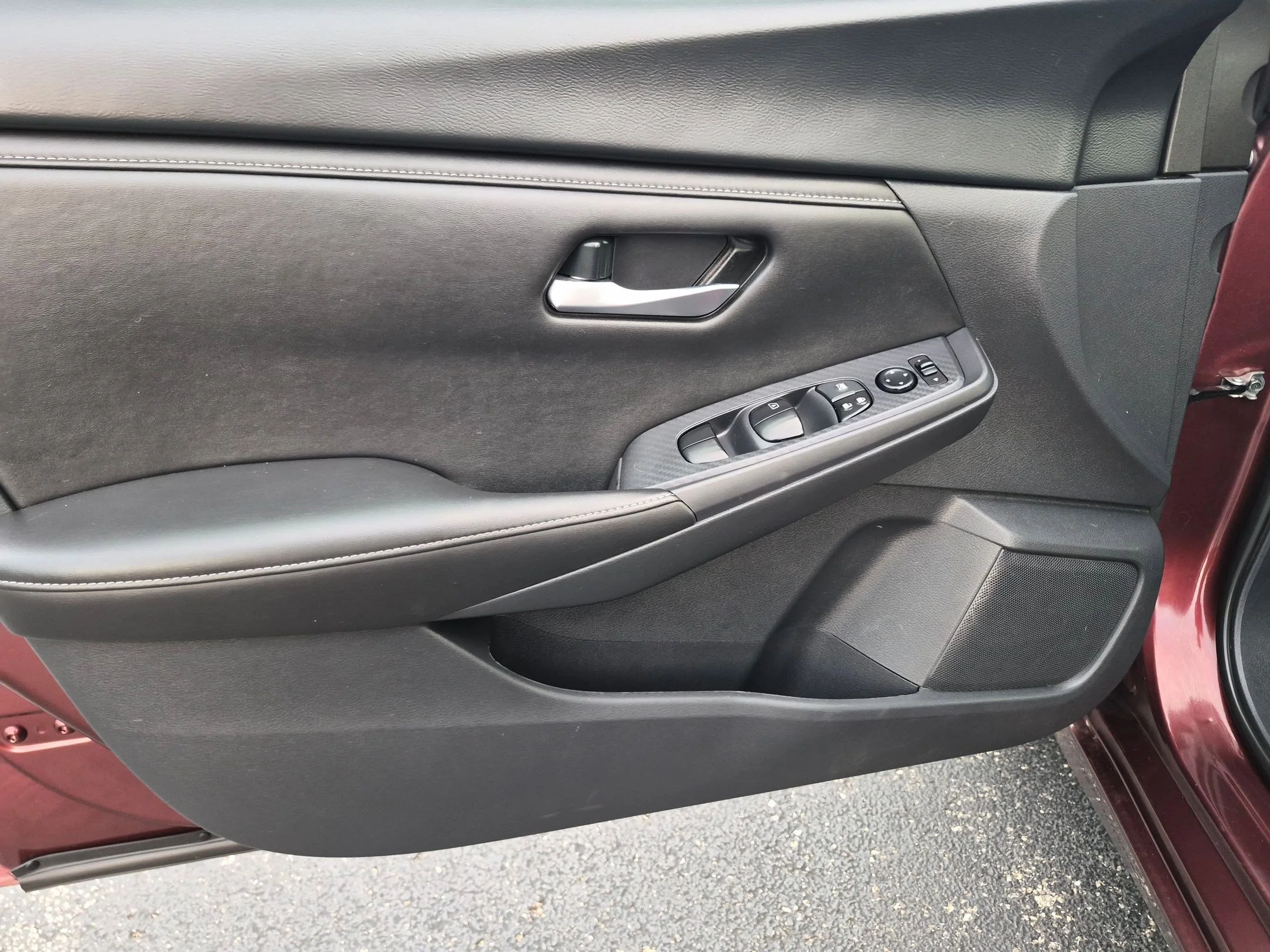 Used 2024 Rosewood Metallic Nissan SV image 12