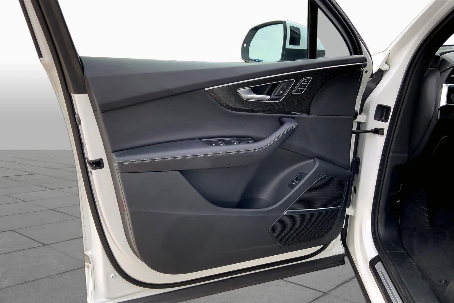 Used 2025 Carrara White Audi Premium Plus image 22