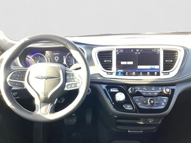 New 2026 Bright White Clearcoat Chrysler SELECT image 11
