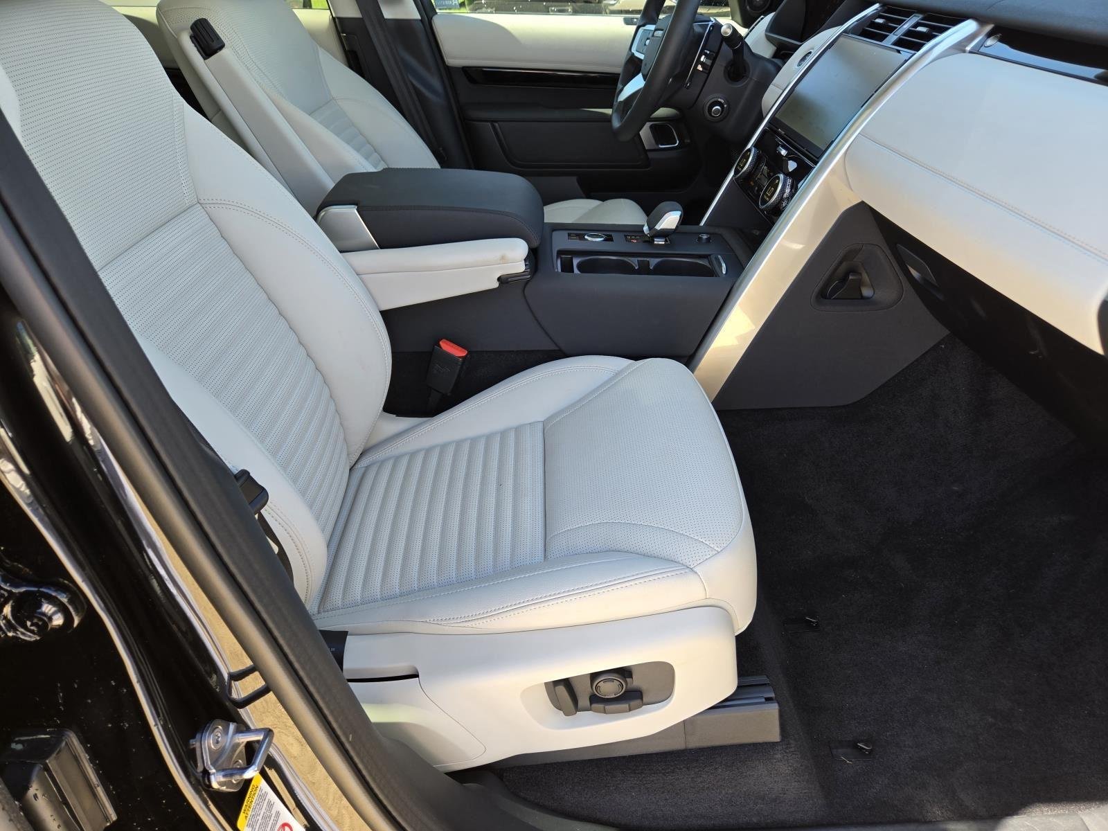 Used 2025 Santorini Black Metallic Land Rover S image 41