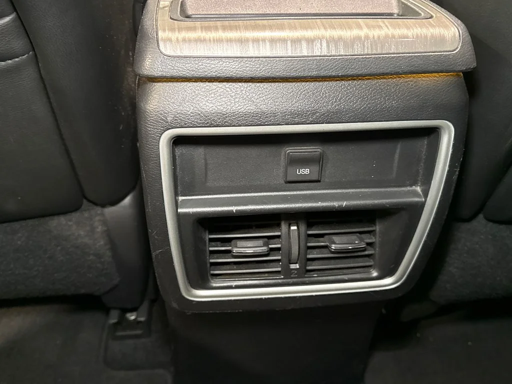Used 2015 Silver Nissan SL image 10