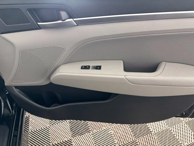 Used 2019 Black Hyundai SEL image 19