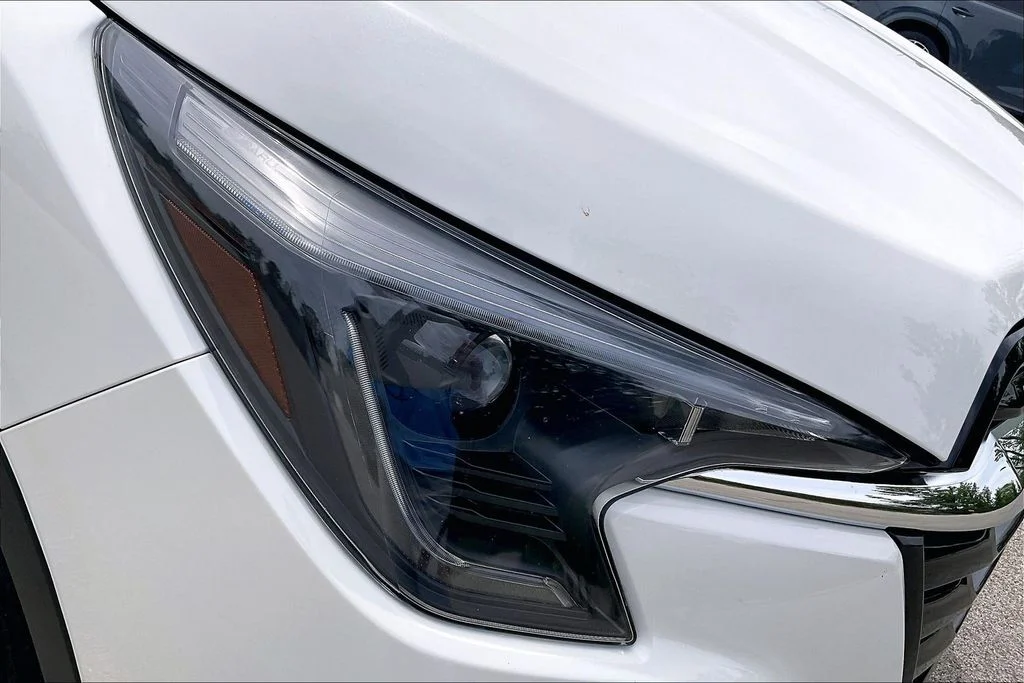 Used 2024 White Subaru Touring image 29
