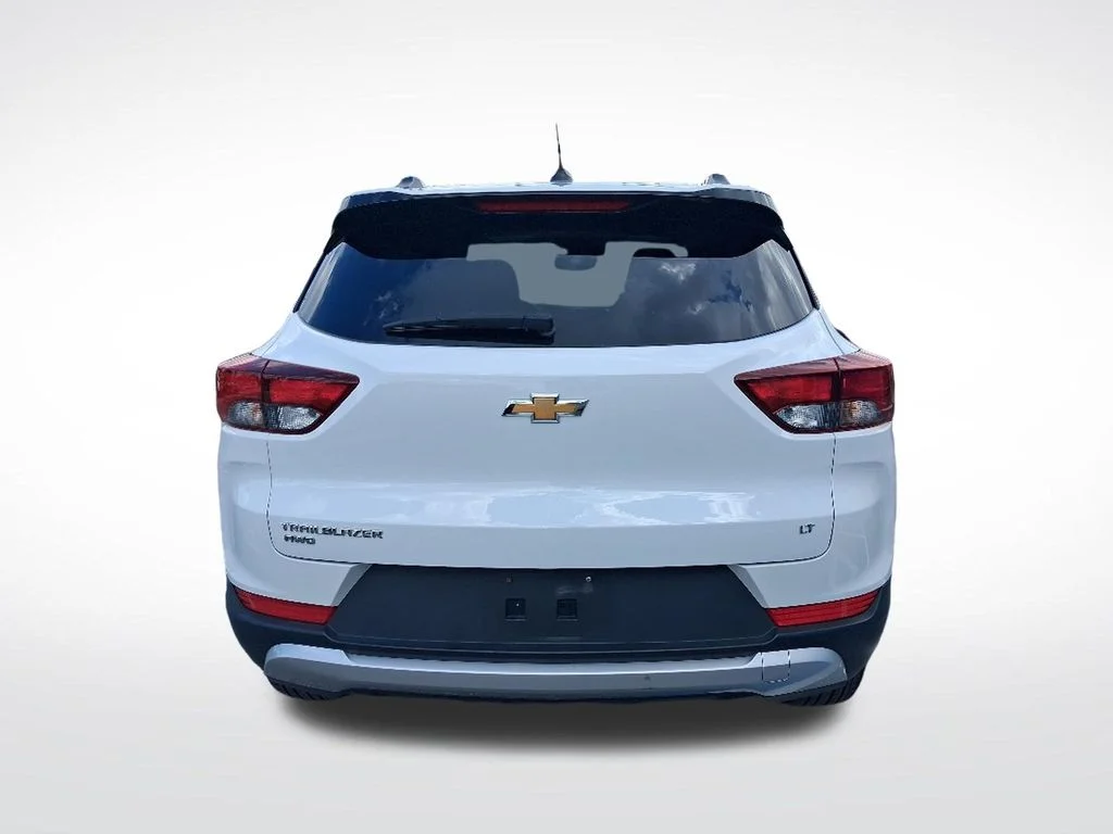 Used 2025 White Chevrolet LT image 8