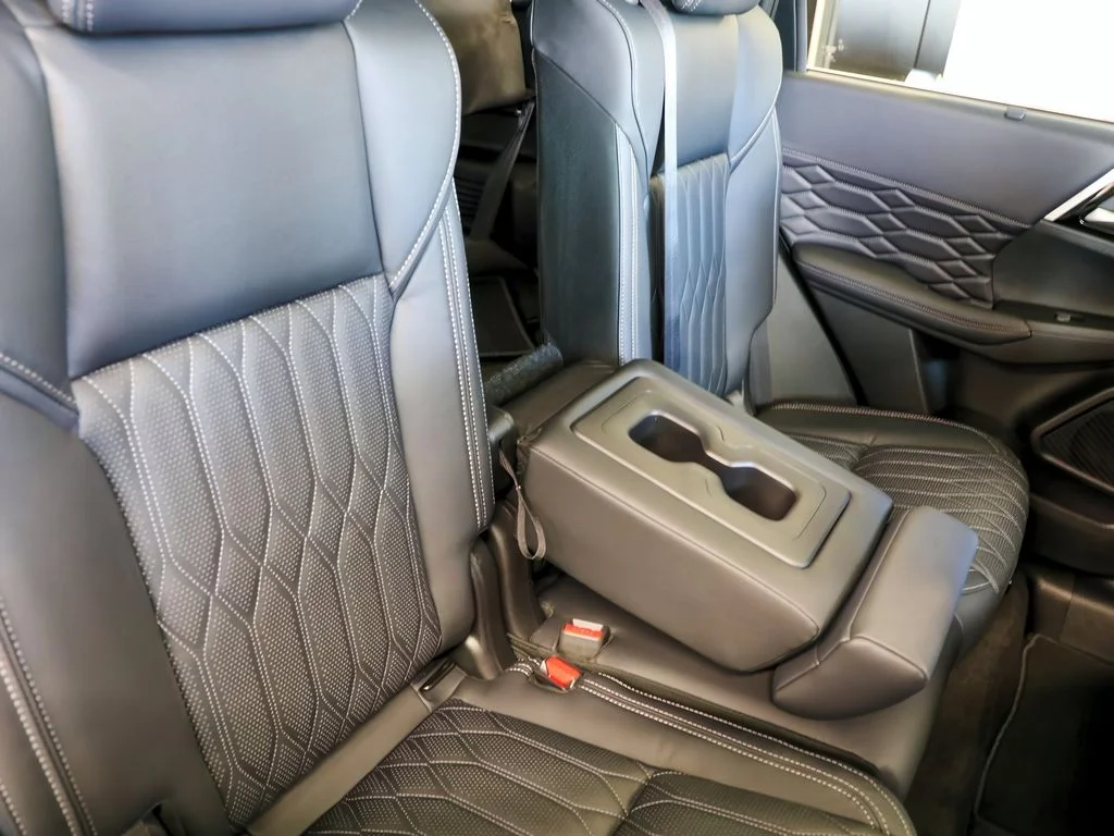 New 2026 Graphite Gray Mitsubishi SEL image 28