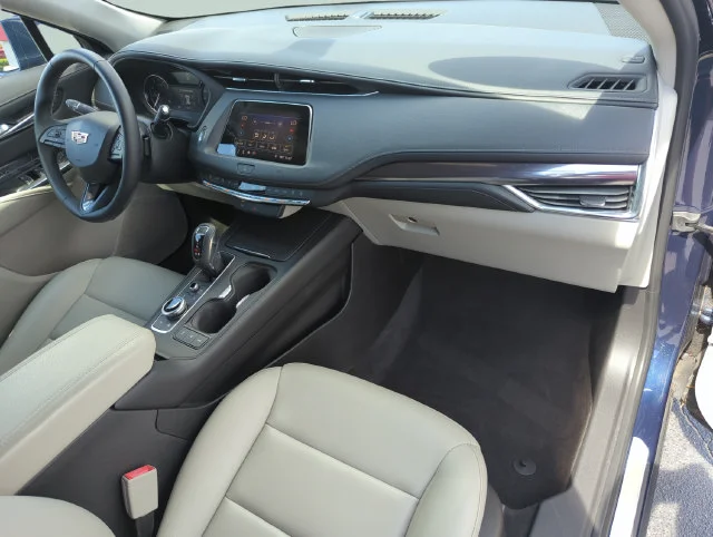Used 2019 Blue Cadillac Luxury image 22