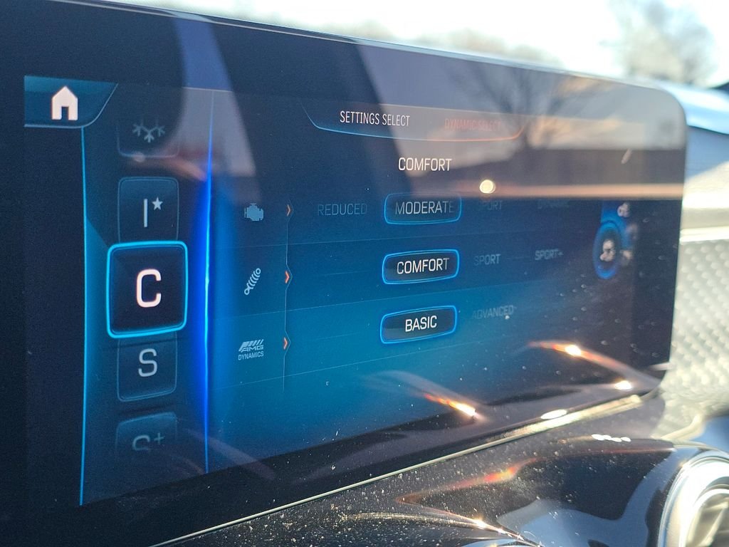 2025 Mercedes-Benz GLB GLB35 AMG - Photo 33