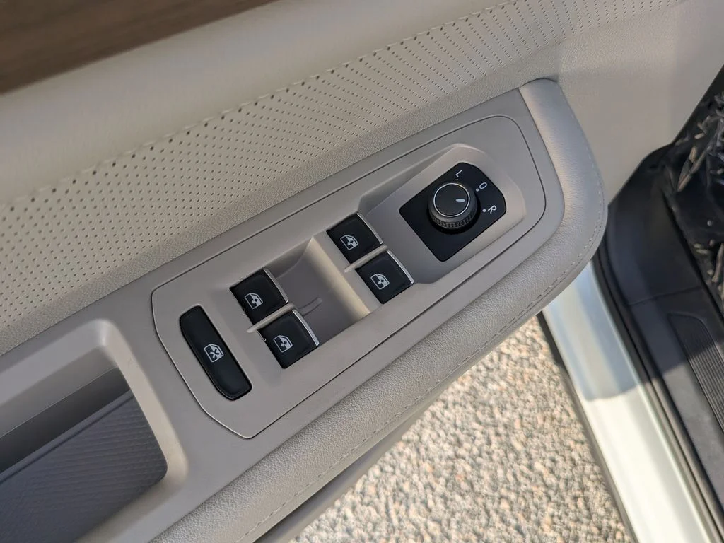 New 2026 White Volkswagen 2.0T SE image 16