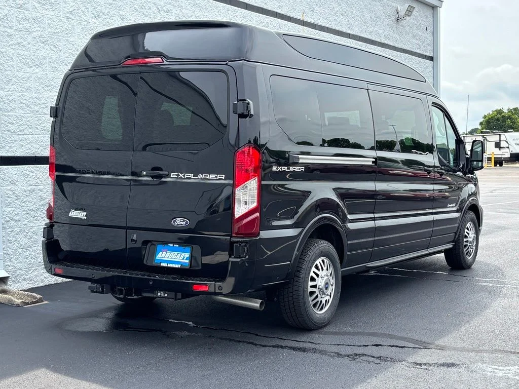 New 2026 Black Ford Explorer Limited SE image 8