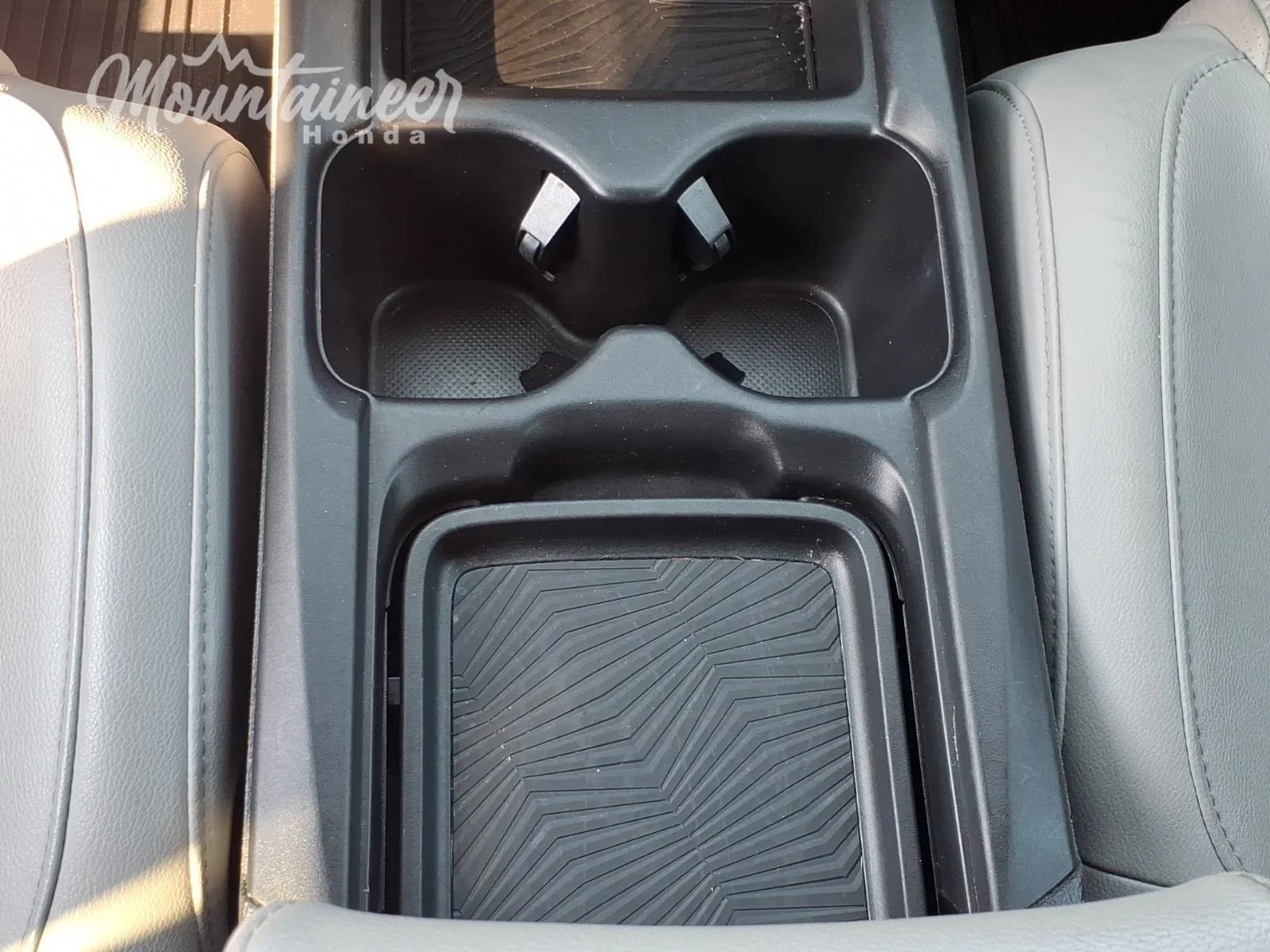 Used 2018 Obsidian Blue Pearl Honda EX-L image 36