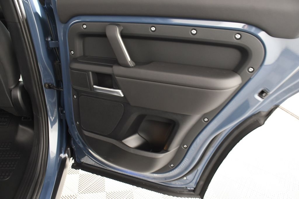 2026 Land Rover Defender X-Dynamic SE - Photo 21