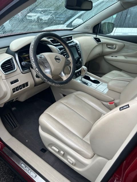 Used 2016 Red Nissan Platinum image 5