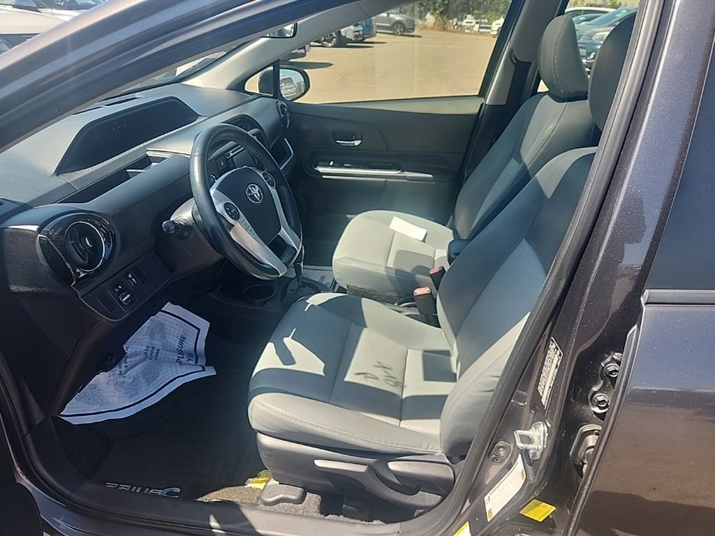 Used 2015 Gray Toyota Four image 17