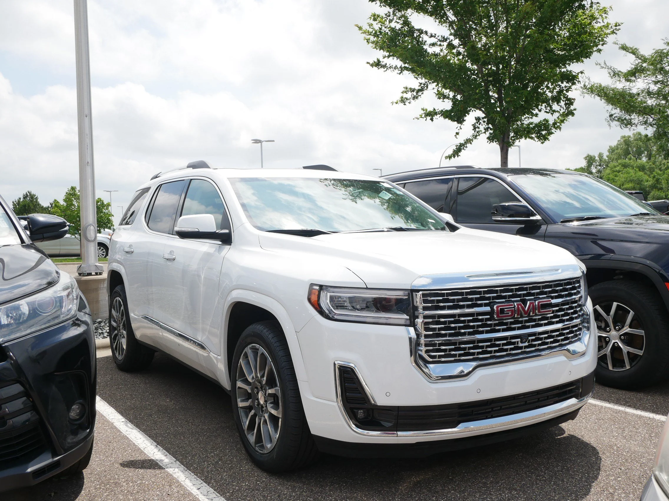 Used 2023 Summit White GMC Denali image 1