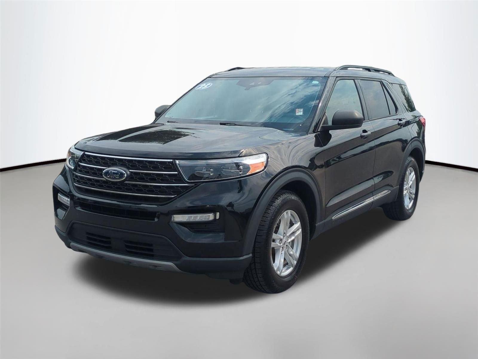 Used 2023 Agate Black Metallic Ford XLT image 1