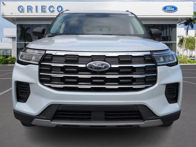 New 2026 Space White Metallic Ford Active image 2