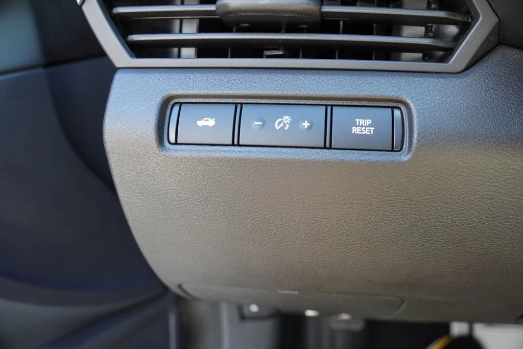 Used 2025 Gun Metallic Nissan 2.5 SV image 22