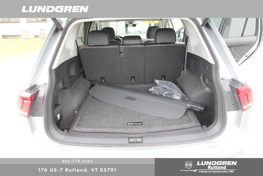 Used 2024 Gray Volkswagen 2.0T SE image 20