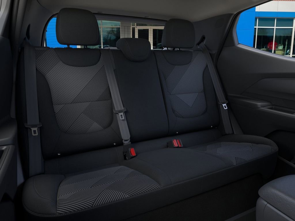 New 2027 Summit White Chevrolet LT image 17