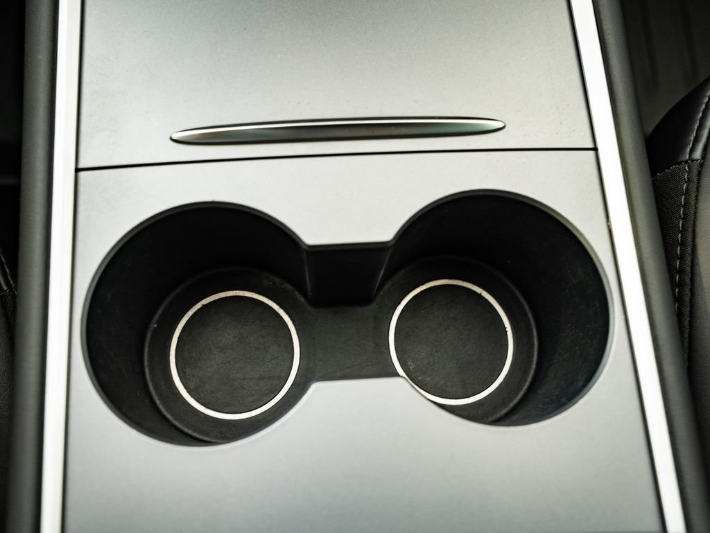 Used 2023 Black Tesla  image 33