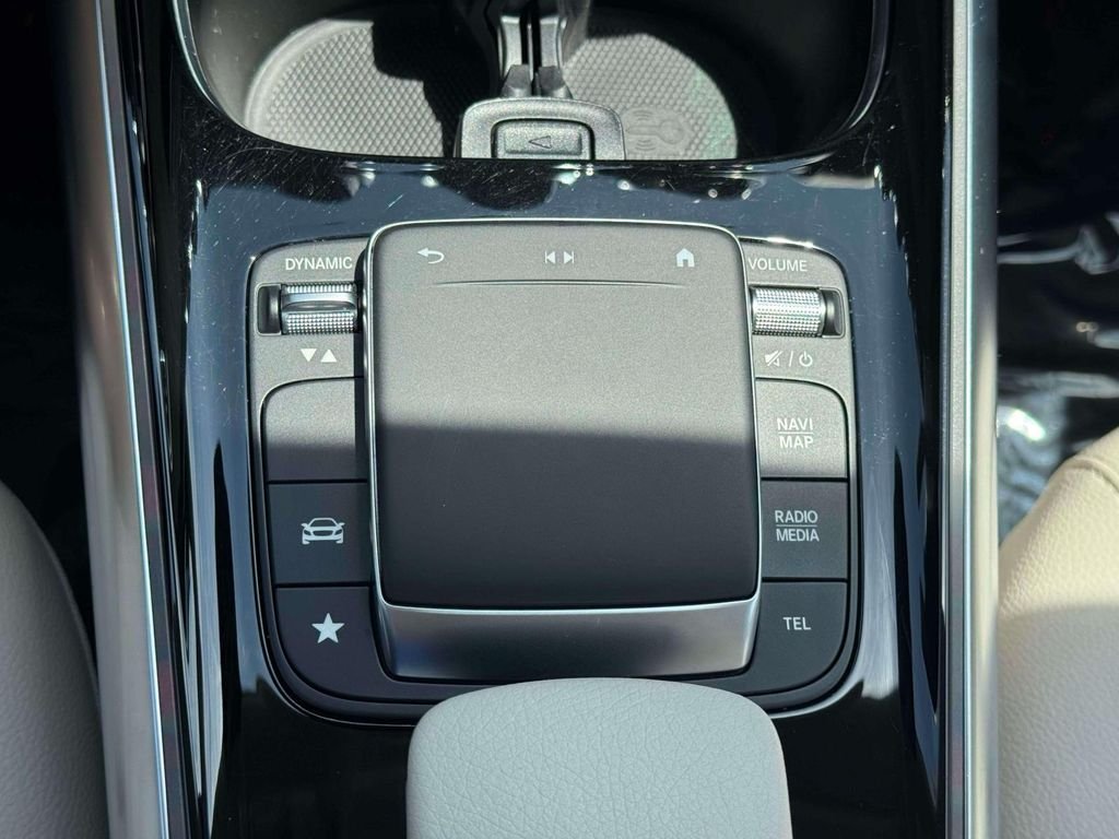 Used 2023  Mercedes-Benz GLA 250 image 30