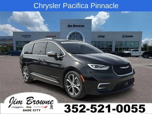 2024 Chrysler Pacifica Pinnacle's photo