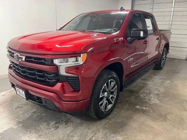 Used 2023 Red Chevrolet RST image 3