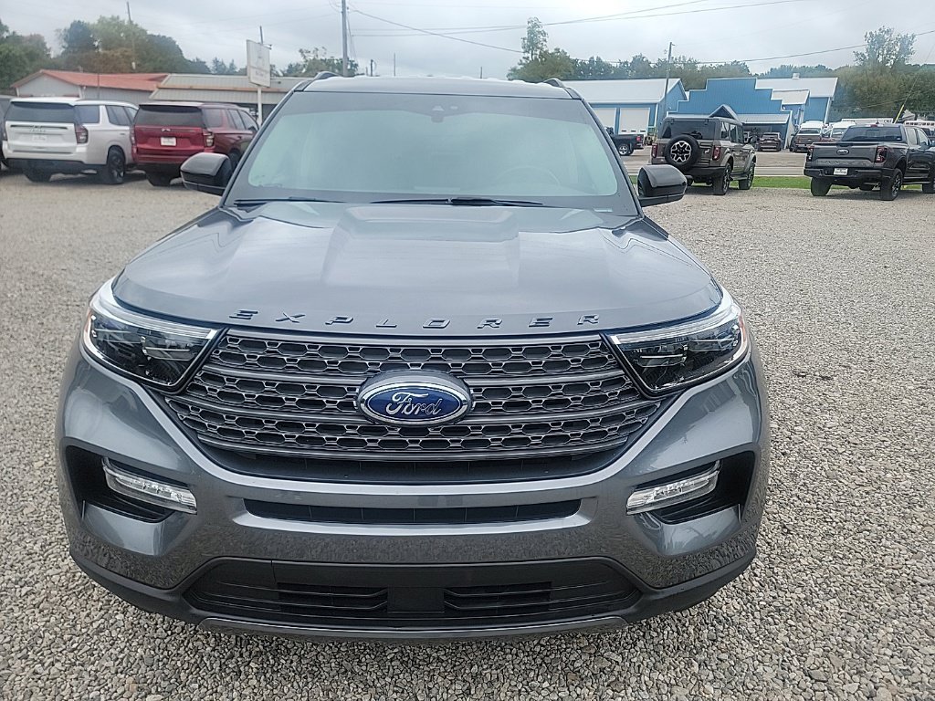 Used 2024 Gray Ford XLT image 2