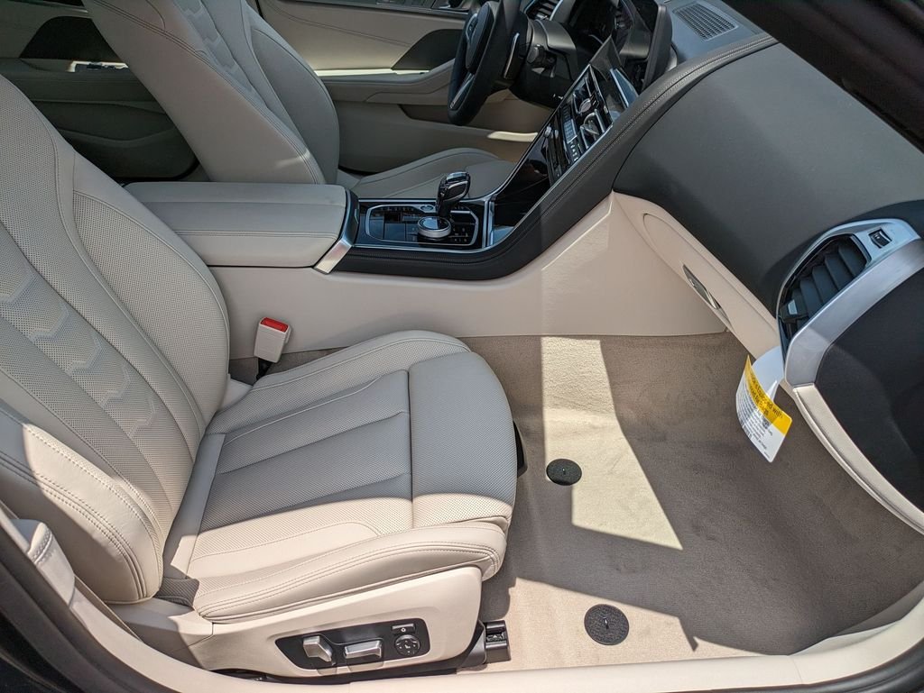 2026 BMW 8 Series 840i - Photo 22