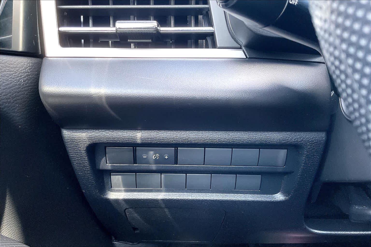 Used 2023 Alloy Silver Metallic Mitsubishi ES image 64