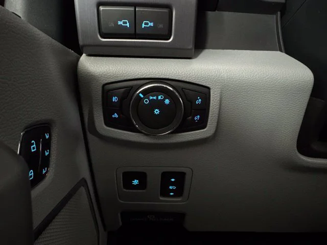 Used 2022 Gray Ford Limited image 20