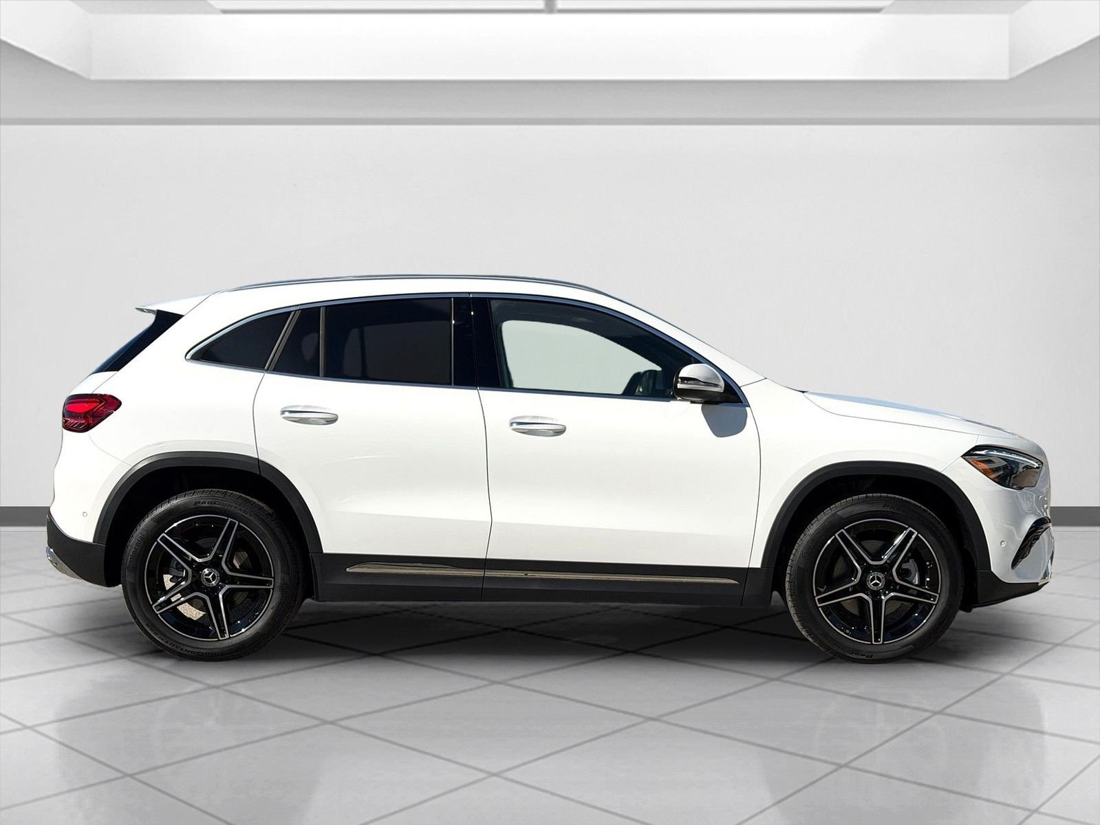 New 2026 Polar White Mercedes-Benz GLA 250 image 2
