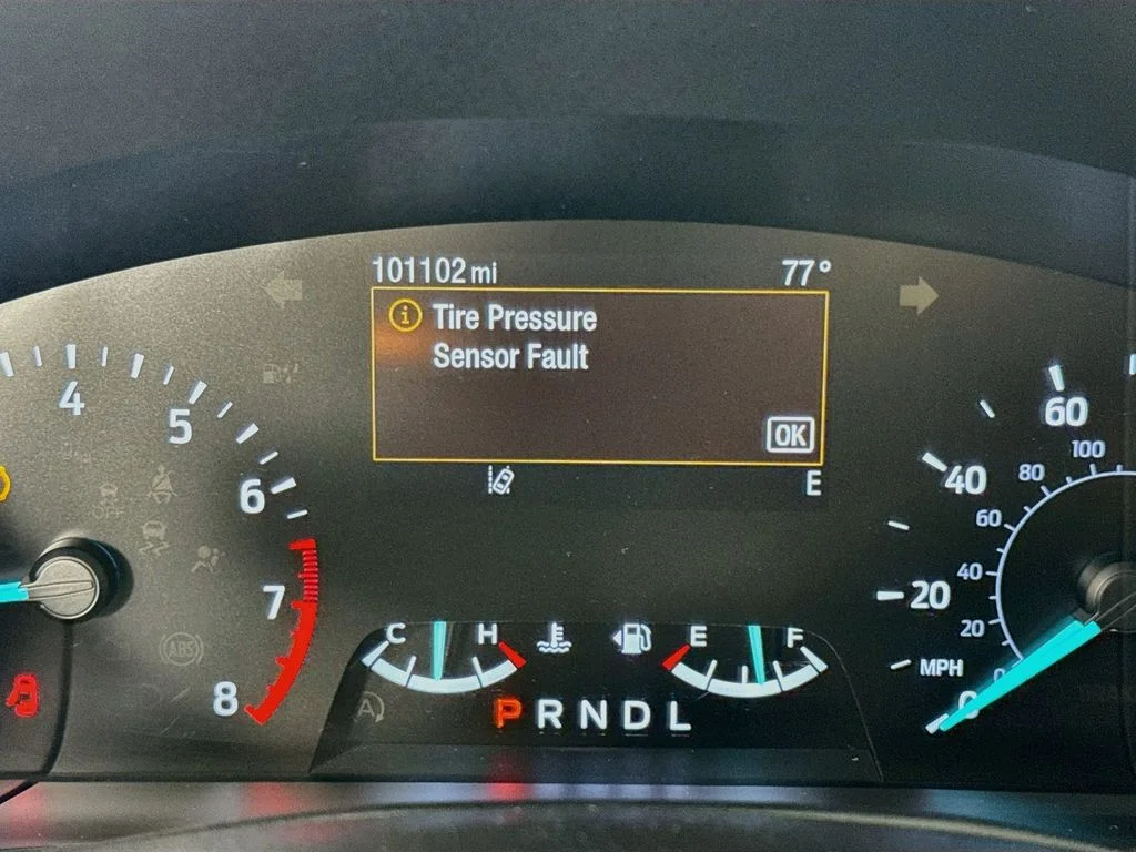 Used 2020 Black Ford SE image 15