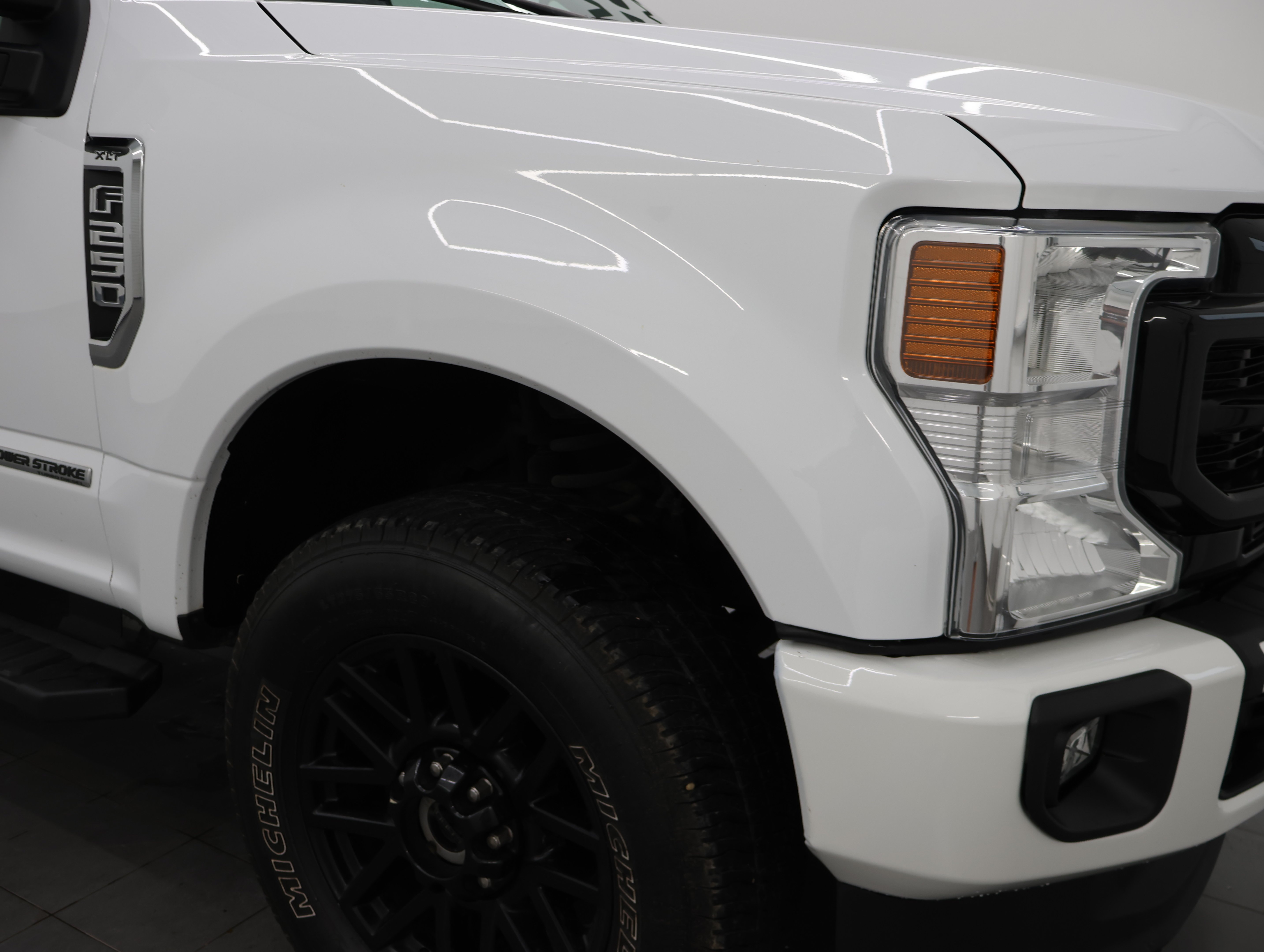 Used 2022 Oxford White Ford 4x4 Crew Cab XLT w/FX4: CREW-SHORT-XLT-6.7L DIESEL-FX4-NAVIGATION-4WD-1 OWNER image 22