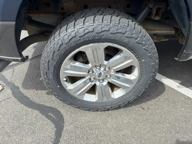 Used 2018 Blue Ford XLT image 13