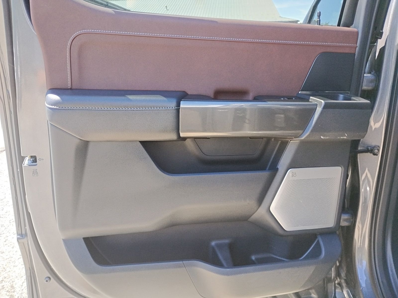 Used 2023 Gray Ford Lariat image 9