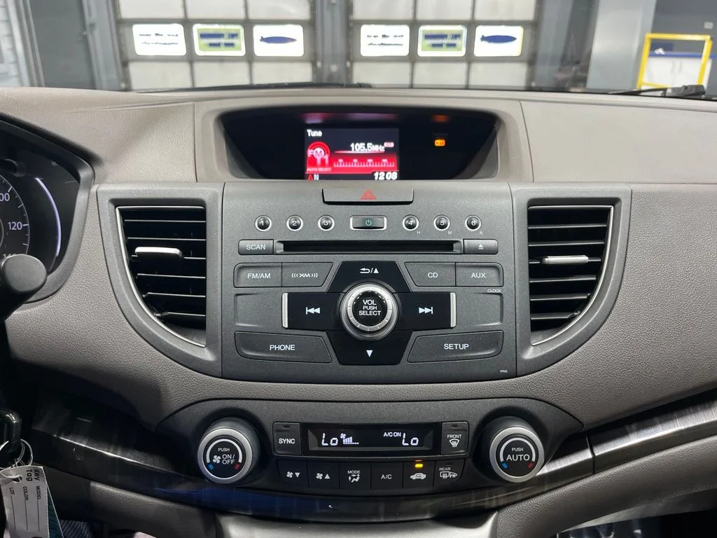 Used 2014 White Diamond Pearl Honda EX-L image 21