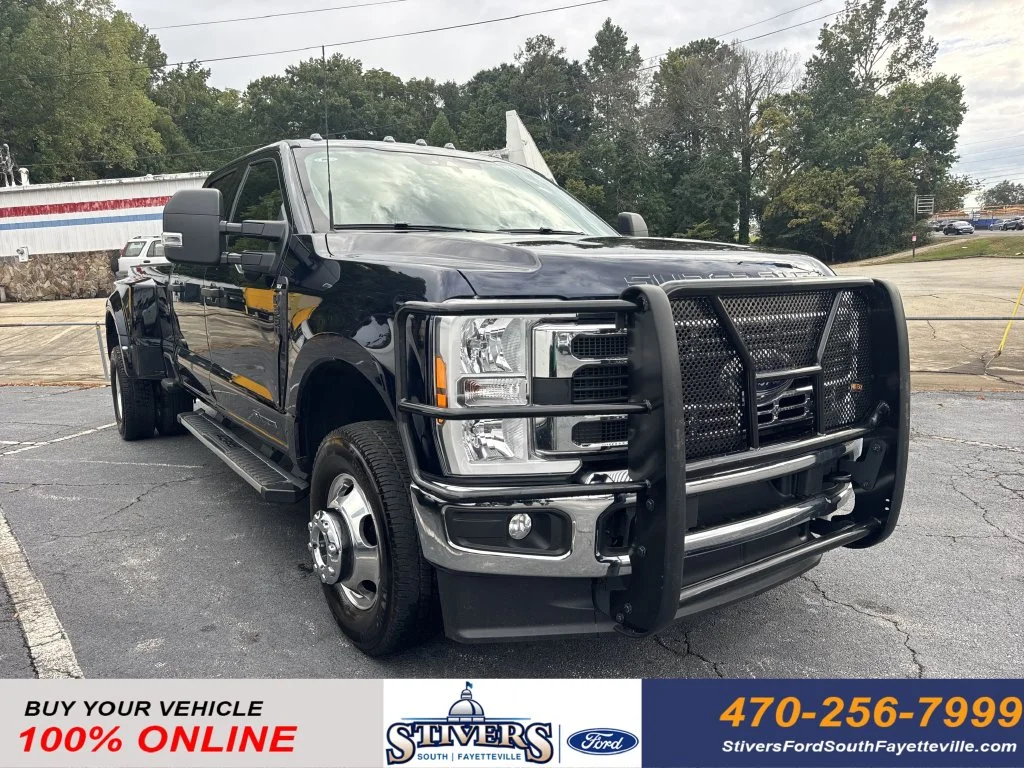 Used 2025 Blue Ford XLT image 1