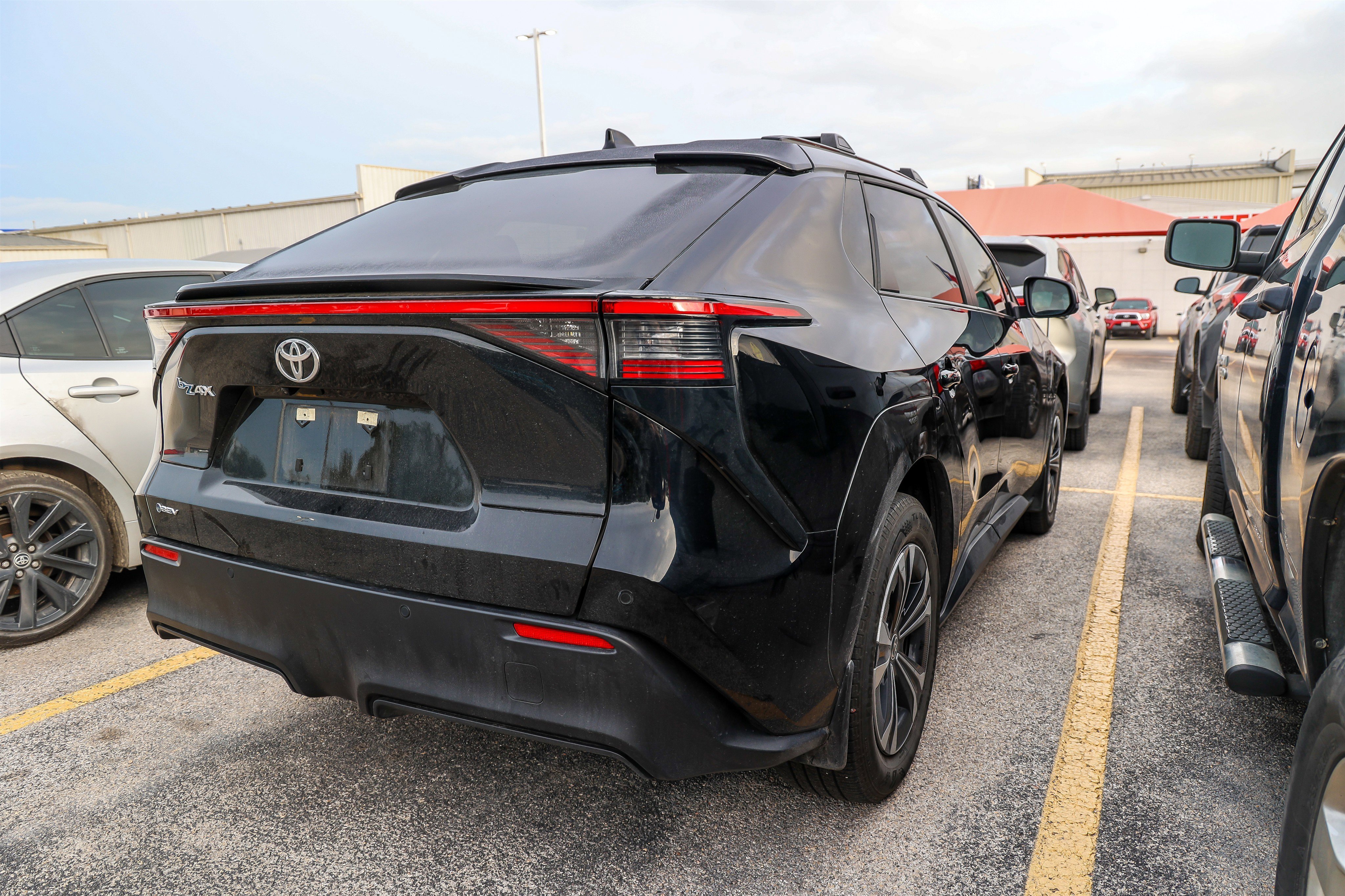 Used 2024 Black Toyota XLE image 6