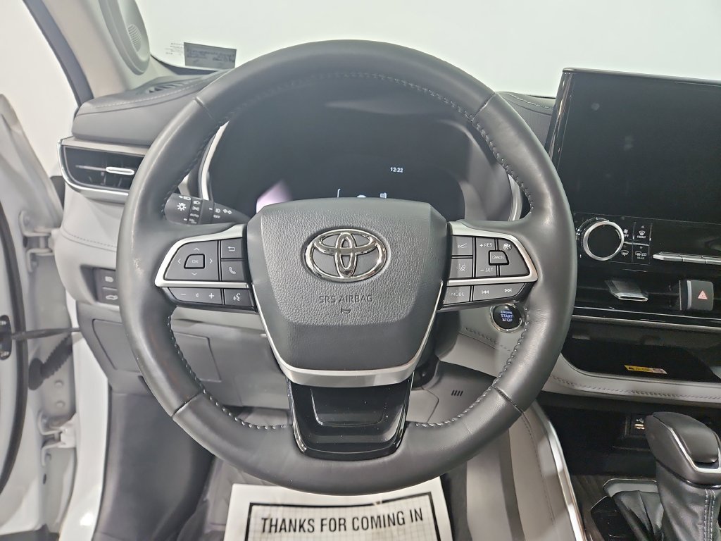 Used 2023 Pearl Toyota Limited image 15