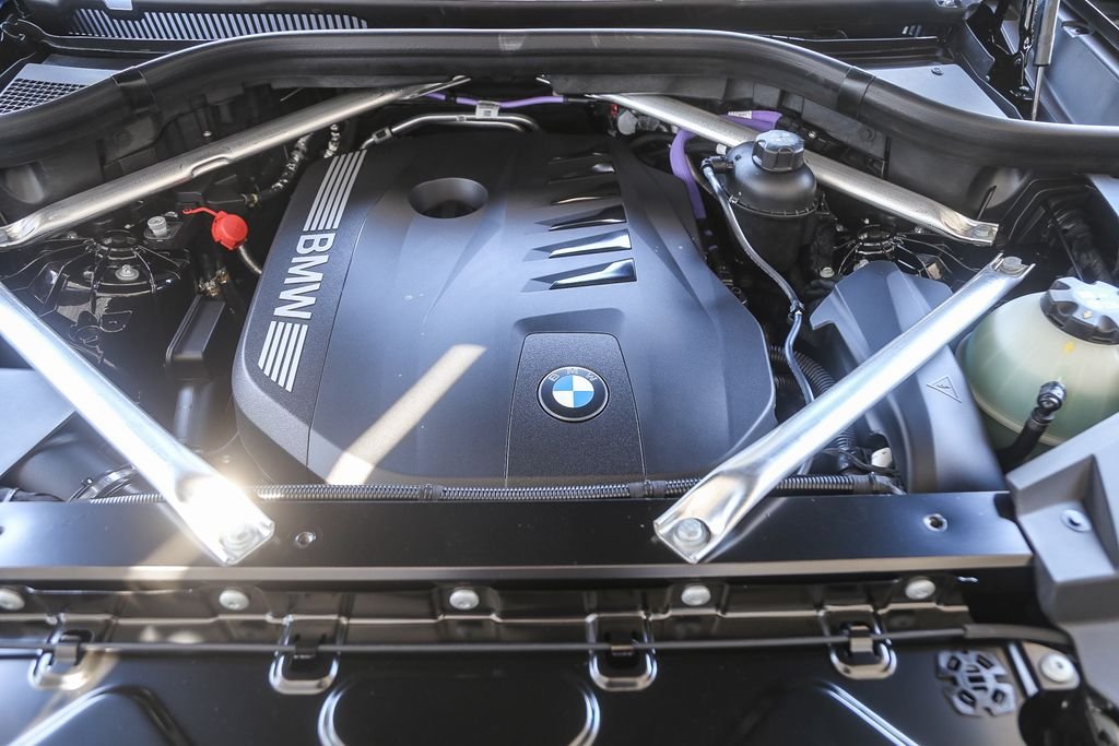 New 2026 Black Sapphire Metallic BMW xDrive40i image 22