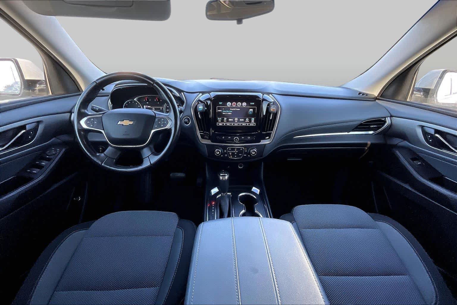 Used 2019 Summit White Chevrolet LT Cloth image 15