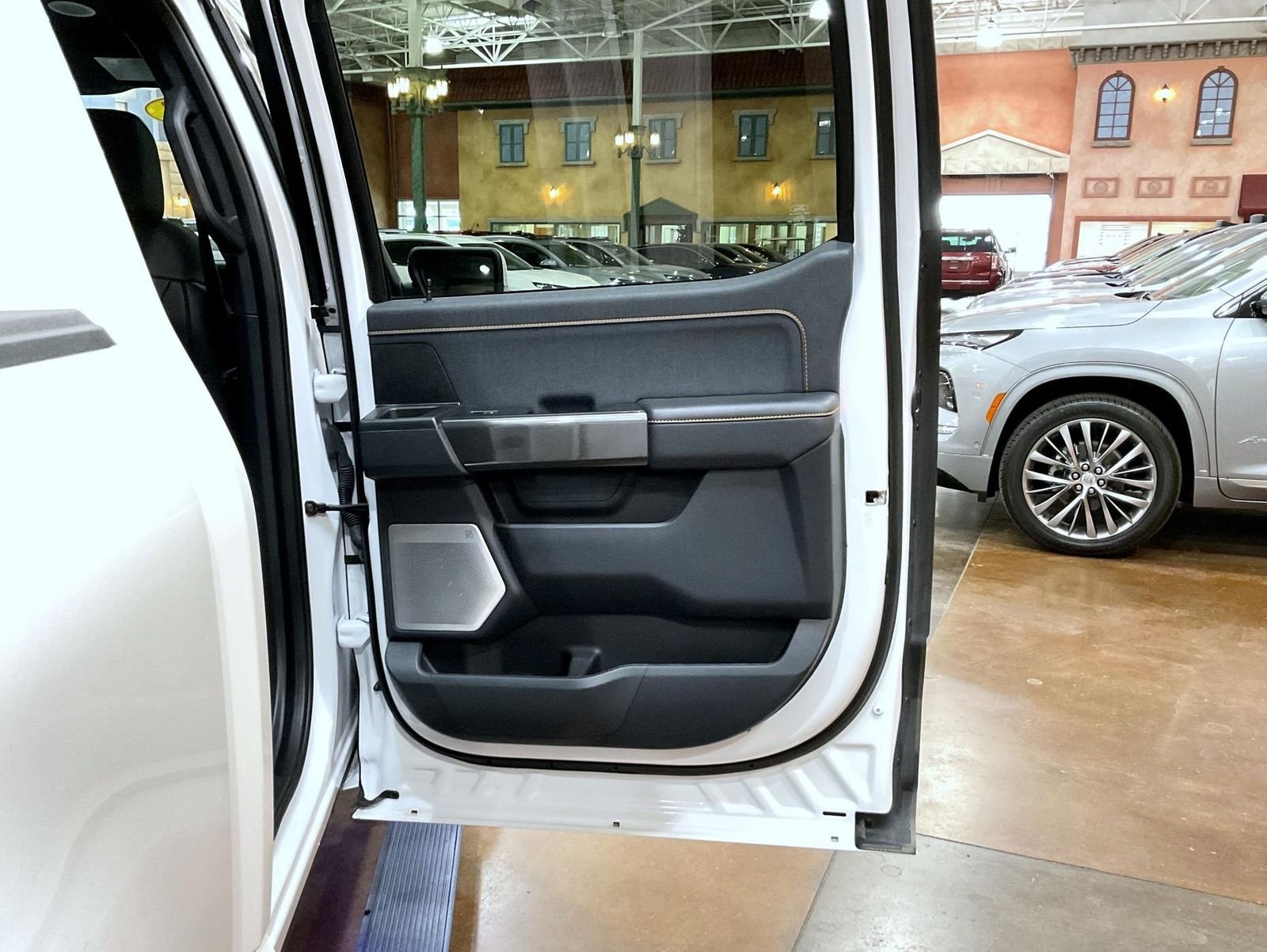 Used 2023 White Ford Tremor image 17