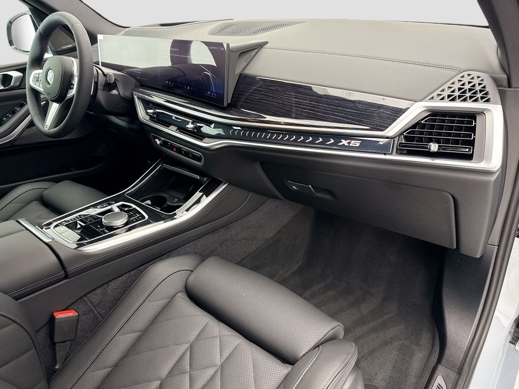 New 2026 Gray Metallic BMW xDrive40i image 16