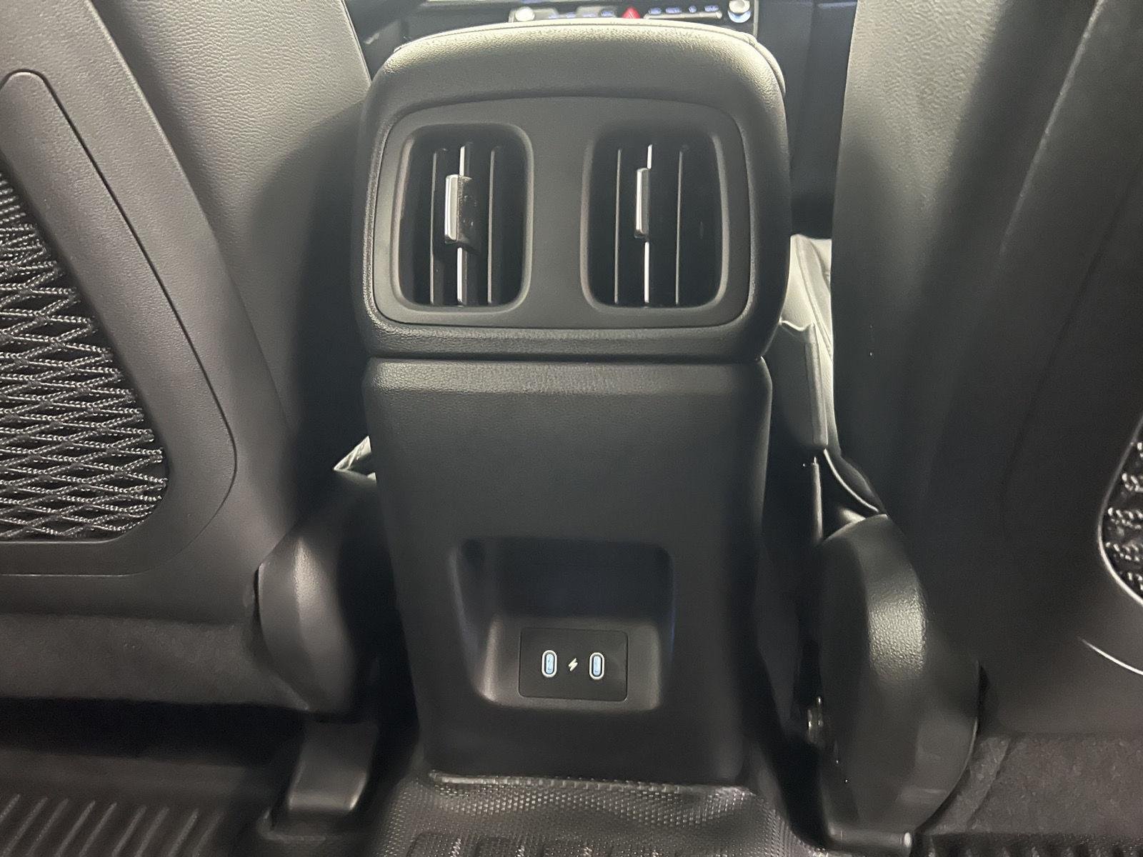 2025 Hyundai Tucson Limited - Photo 17